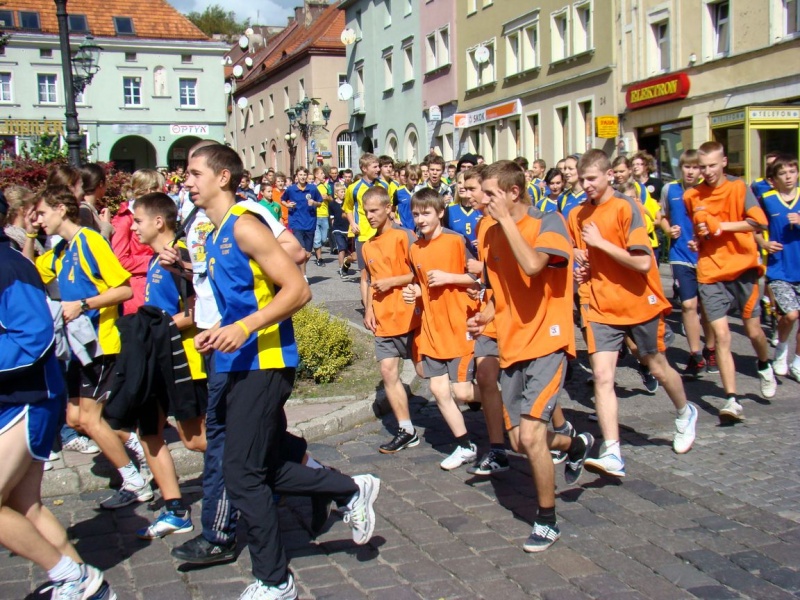 Zdjęcie w galerii na portalu naszwodzislaw.com: Ogień olimpijski w Wodzisławiu wiadomości z regionu