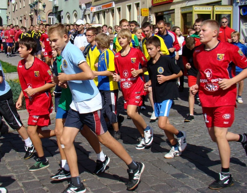 Zdjęcie w galerii na portalu naszwodzislaw.com: Ogień olimpijski w Wodzisławiu wiadomości z regionu