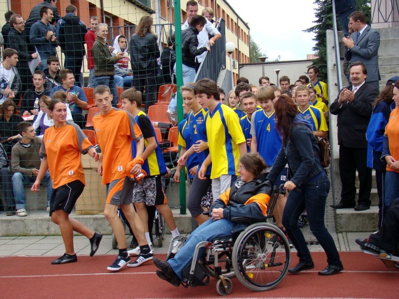 Zdjęcie w galerii na portalu naszwodzislaw.com: Ogień olimpijski w Wodzisławiu wiadomości z regionu