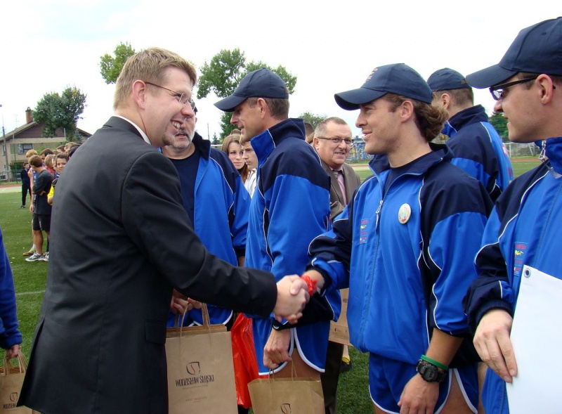Zdjęcie w galerii na portalu naszwodzislaw.com: Ogień olimpijski w Wodzisławiu wiadomości z regionu