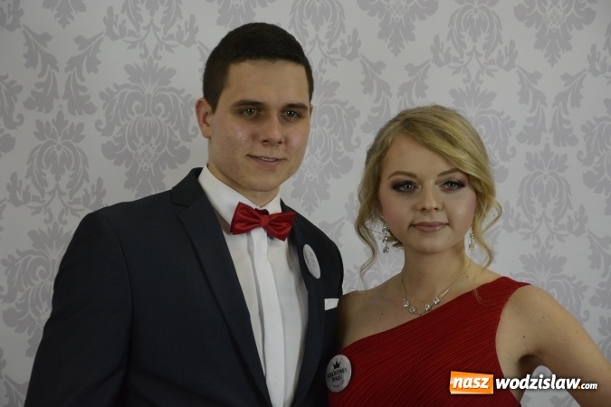 Zdjęcie w galerii na portalu naszwodzislaw.com: Zespół Szkół Ekonomicznych bawi się na studniówce. FOTORELACJA  wiadomości z regionu