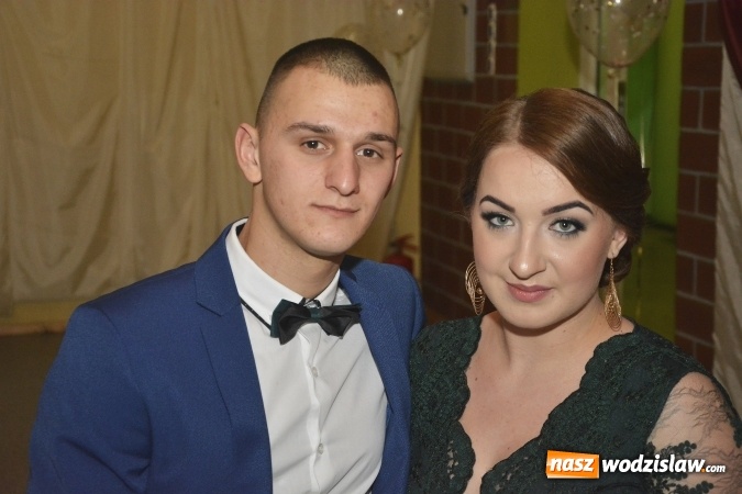 Zdjęcie w galerii na portalu naszwodzislaw.com: Zespół Szkół Ekonomicznych bawi się na studniówce. FOTORELACJA  wiadomości z regionu