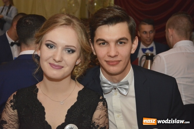 Zdjęcie w galerii na portalu naszwodzislaw.com: Zespół Szkół Ekonomicznych bawi się na studniówce. FOTORELACJA  wiadomości z regionu