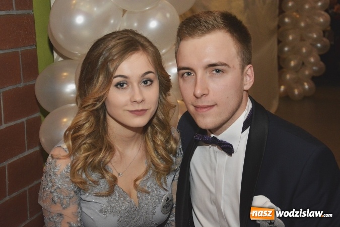 Zdjęcie w galerii na portalu naszwodzislaw.com: Zespół Szkół Ekonomicznych bawi się na studniówce. FOTORELACJA  wiadomości z regionu
