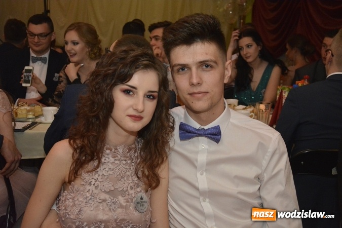 Zdjęcie w galerii na portalu naszwodzislaw.com: Zespół Szkół Ekonomicznych bawi się na studniówce. FOTORELACJA  wiadomości z regionu