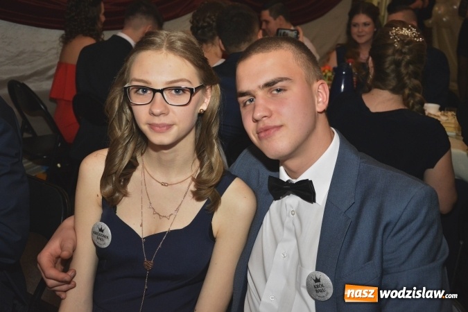 Zdjęcie w galerii na portalu naszwodzislaw.com: Zespół Szkół Ekonomicznych bawi się na studniówce. FOTORELACJA  wiadomości z regionu