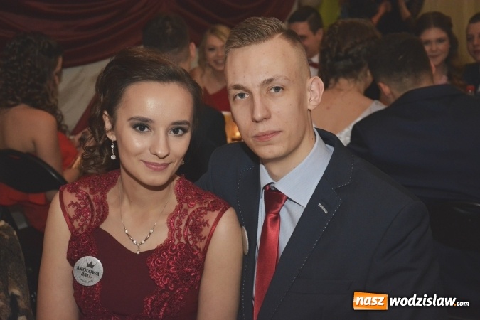 Zdjęcie w galerii na portalu naszwodzislaw.com: Zespół Szkół Ekonomicznych bawi się na studniówce. FOTORELACJA  wiadomości z regionu