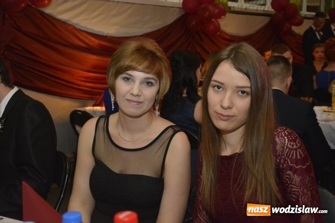 Zdjęcie w galerii na portalu naszwodzislaw.com: Zespół Szkół Ekonomicznych bawi się na studniówce. FOTORELACJA  wiadomości z regionu