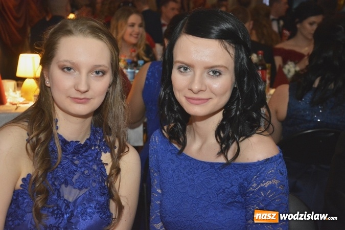 Zdjęcie w galerii na portalu naszwodzislaw.com: Zespół Szkół Ekonomicznych bawi się na studniówce. FOTORELACJA  wiadomości z regionu