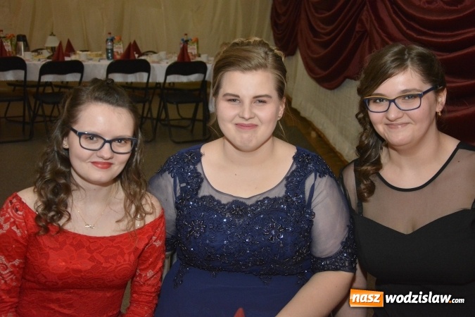 Zdjęcie w galerii na portalu naszwodzislaw.com: Zespół Szkół Ekonomicznych bawi się na studniówce. FOTORELACJA  wiadomości z regionu