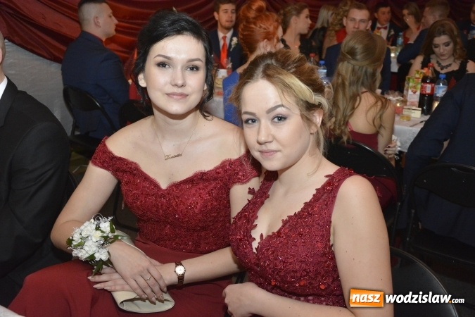 Zdjęcie w galerii na portalu naszwodzislaw.com: Zespół Szkół Ekonomicznych bawi się na studniówce. FOTORELACJA  wiadomości z regionu