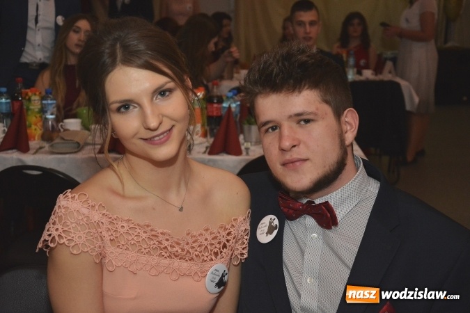 Zdjęcie w galerii na portalu naszwodzislaw.com: Zespół Szkół Ekonomicznych bawi się na studniówce. FOTORELACJA  wiadomości z regionu