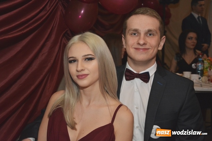 Zdjęcie w galerii na portalu naszwodzislaw.com: Zespół Szkół Ekonomicznych bawi się na studniówce. FOTORELACJA  wiadomości z regionu