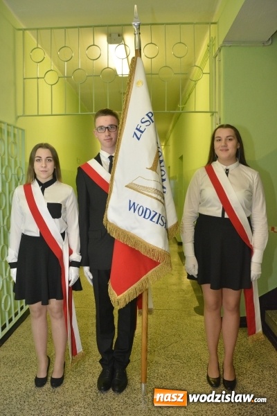 Zdjęcie w galerii na portalu naszwodzislaw.com: Zespół Szkół Ekonomicznych bawi się na studniówce. FOTORELACJA  wiadomości z regionu