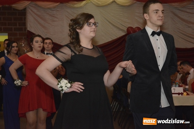 Zdjęcie w galerii na portalu naszwodzislaw.com: Zespół Szkół Ekonomicznych bawi się na studniówce. FOTORELACJA  wiadomości z regionu