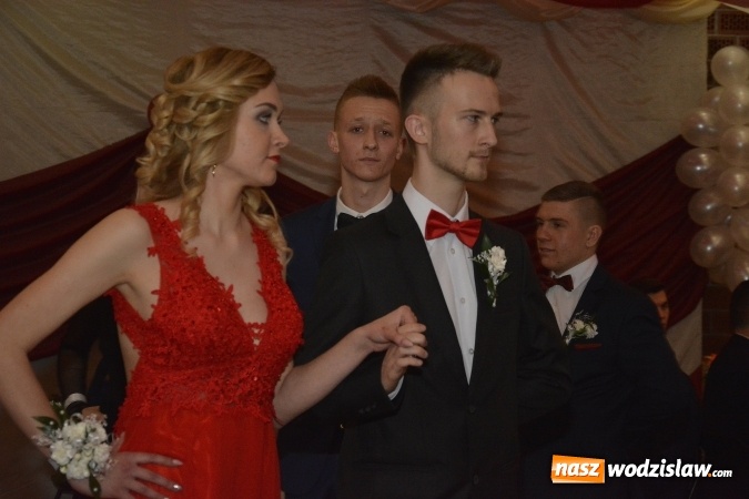 Zdjęcie w galerii na portalu naszwodzislaw.com: Zespół Szkół Ekonomicznych bawi się na studniówce. FOTORELACJA  wiadomości z regionu
