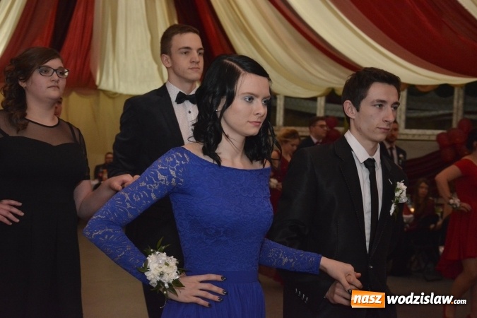 Zdjęcie w galerii na portalu naszwodzislaw.com: Zespół Szkół Ekonomicznych bawi się na studniówce. FOTORELACJA  wiadomości z regionu