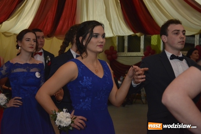 Zdjęcie w galerii na portalu naszwodzislaw.com: Zespół Szkół Ekonomicznych bawi się na studniówce. FOTORELACJA  wiadomości z regionu