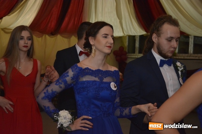 Zdjęcie w galerii na portalu naszwodzislaw.com: Zespół Szkół Ekonomicznych bawi się na studniówce. FOTORELACJA  wiadomości z regionu