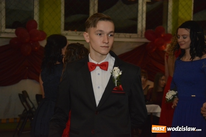Zdjęcie w galerii na portalu naszwodzislaw.com: Zespół Szkół Ekonomicznych bawi się na studniówce. FOTORELACJA  wiadomości z regionu
