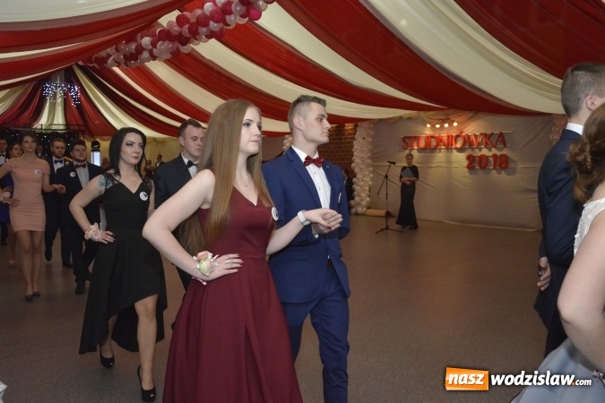 Zdjęcie w galerii na portalu naszwodzislaw.com: Zespół Szkół Ekonomicznych bawi się na studniówce. FOTORELACJA  wiadomości z regionu