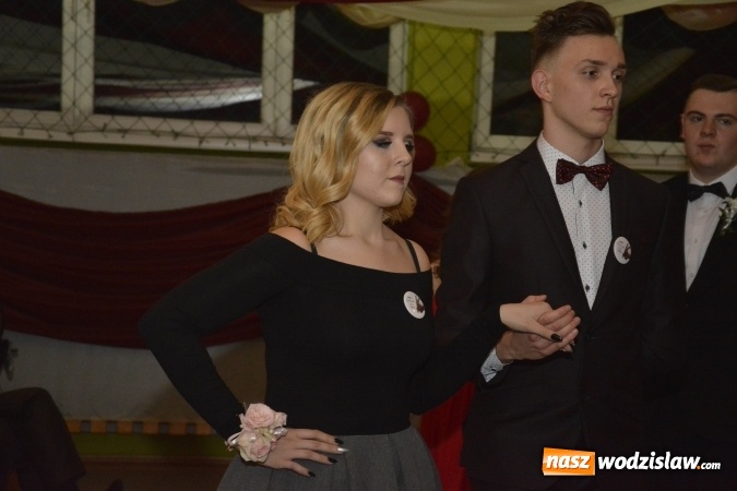Zdjęcie w galerii na portalu naszwodzislaw.com: Zespół Szkół Ekonomicznych bawi się na studniówce. FOTORELACJA  wiadomości z regionu