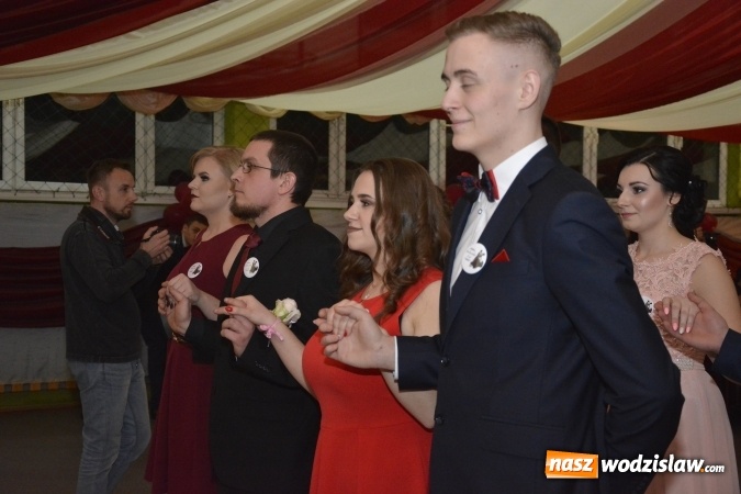Zdjęcie w galerii na portalu naszwodzislaw.com: Zespół Szkół Ekonomicznych bawi się na studniówce. FOTORELACJA  wiadomości z regionu