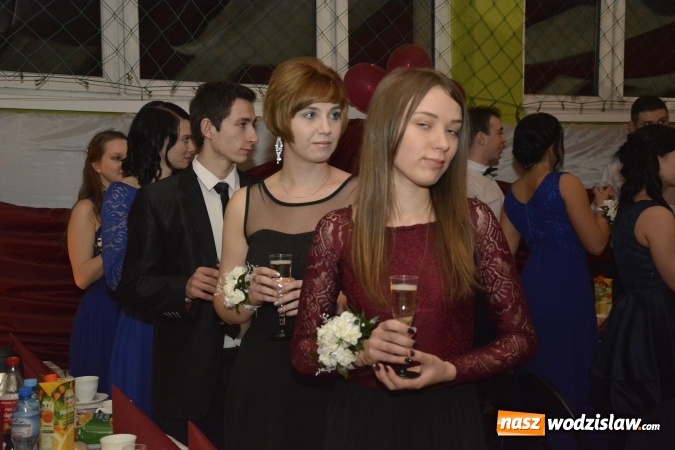Zdjęcie w galerii na portalu naszwodzislaw.com: Zespół Szkół Ekonomicznych bawi się na studniówce. FOTORELACJA  wiadomości z regionu
