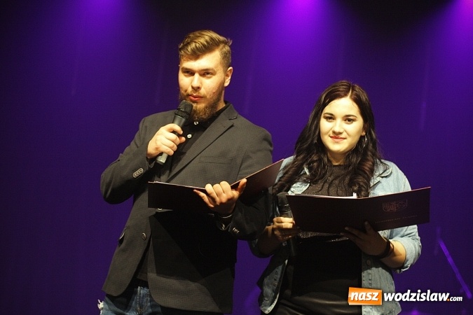 Zdjęcie w galerii na portalu naszwodzislaw.com: Zagrali dla wodzisławianki. Grupa Piersi na scenie Wodzisławskiego Centrum Kultury  wiadomości z regionu