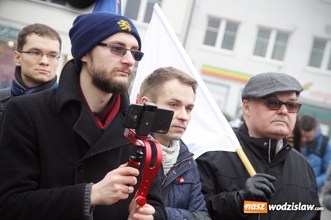 Zdjęcie w galerii na portalu naszwodzislaw.com: Nacjonalizm to nie patriotyzm, czyli manifestacja w Wodzisławiu  wiadomości z regionu