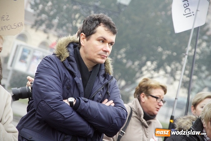 Zdjęcie w galerii na portalu naszwodzislaw.com: Nacjonalizm to nie patriotyzm, czyli manifestacja w Wodzisławiu  wiadomości z regionu