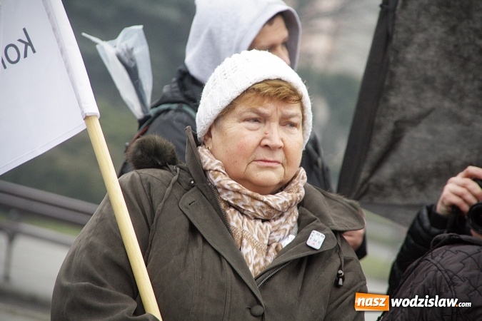 Zdjęcie w galerii na portalu naszwodzislaw.com: Nacjonalizm to nie patriotyzm, czyli manifestacja w Wodzisławiu  wiadomości z regionu