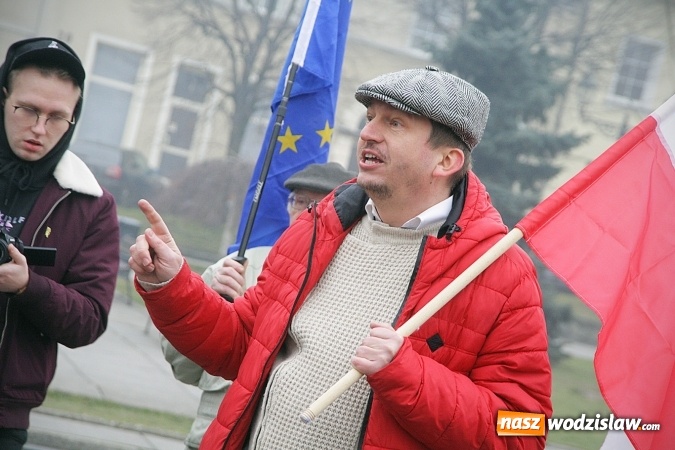 Zdjęcie w galerii na portalu naszwodzislaw.com: Nacjonalizm to nie patriotyzm, czyli manifestacja w Wodzisławiu  wiadomości z regionu