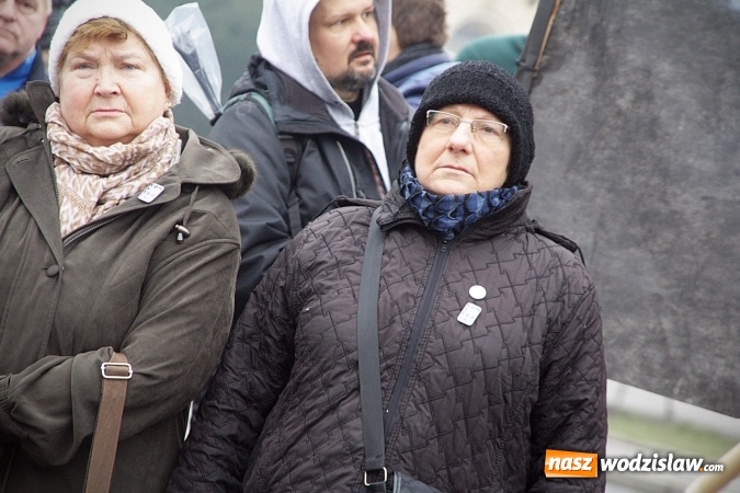 Zdjęcie w galerii na portalu naszwodzislaw.com: Nacjonalizm to nie patriotyzm, czyli manifestacja w Wodzisławiu  wiadomości z regionu