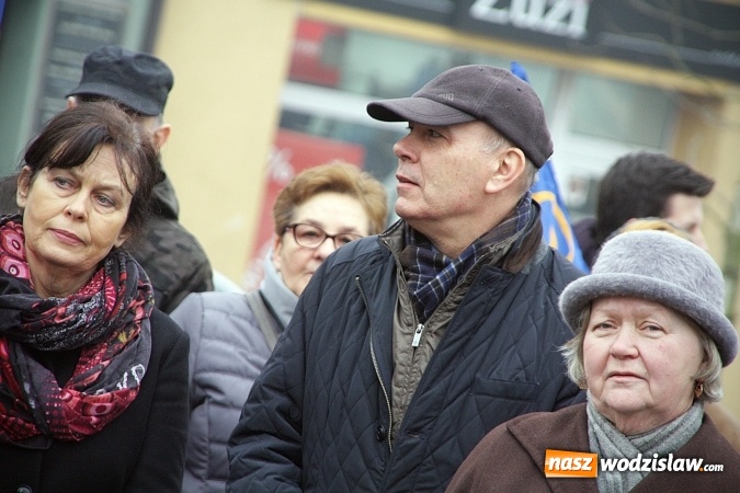Zdjęcie w galerii na portalu naszwodzislaw.com: Nacjonalizm to nie patriotyzm, czyli manifestacja w Wodzisławiu  wiadomości z regionu