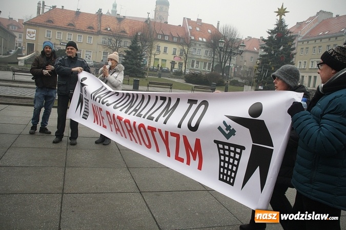 Zdjęcie w galerii na portalu naszwodzislaw.com: Nacjonalizm to nie patriotyzm, czyli manifestacja w Wodzisławiu  wiadomości z regionu