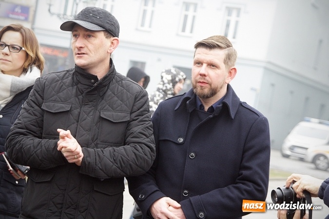 Zdjęcie w galerii na portalu naszwodzislaw.com: Nacjonalizm to nie patriotyzm, czyli manifestacja w Wodzisławiu  wiadomości z regionu