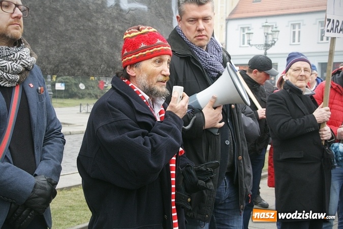 Zdjęcie w galerii na portalu naszwodzislaw.com: Nacjonalizm to nie patriotyzm, czyli manifestacja w Wodzisławiu  wiadomości z regionu