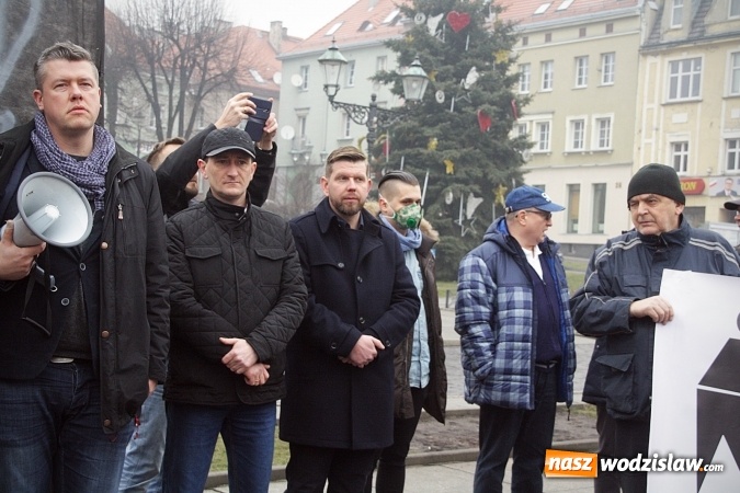 Zdjęcie w galerii na portalu naszwodzislaw.com: Nacjonalizm to nie patriotyzm, czyli manifestacja w Wodzisławiu  wiadomości z regionu