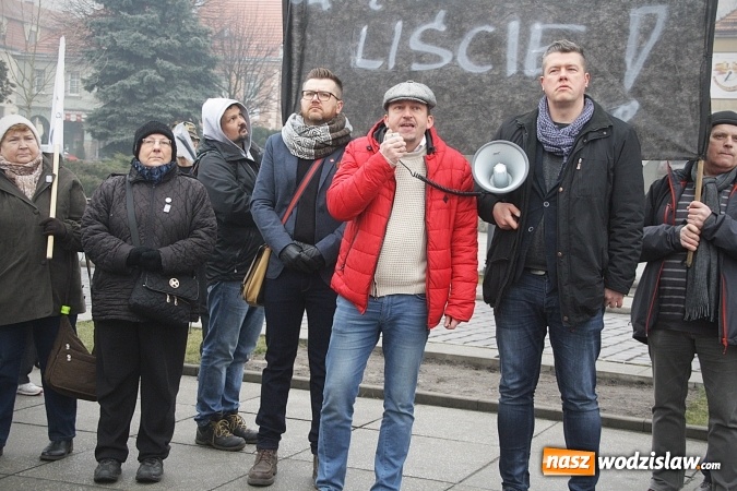Zdjęcie w galerii na portalu naszwodzislaw.com: Nacjonalizm to nie patriotyzm, czyli manifestacja w Wodzisławiu  wiadomości z regionu