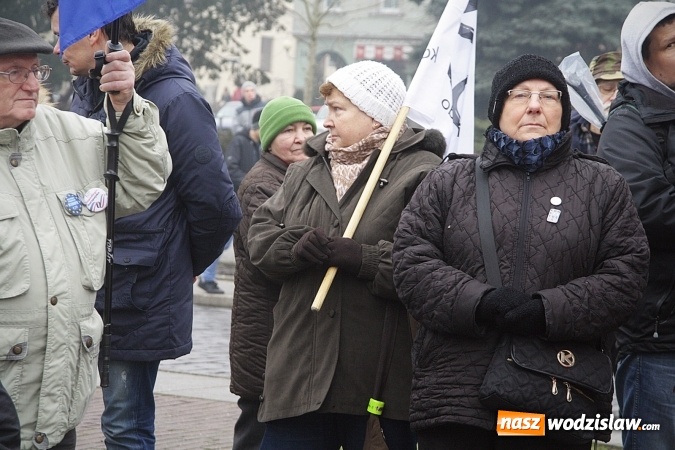 Zdjęcie w galerii na portalu naszwodzislaw.com: Nacjonalizm to nie patriotyzm, czyli manifestacja w Wodzisławiu  wiadomości z regionu