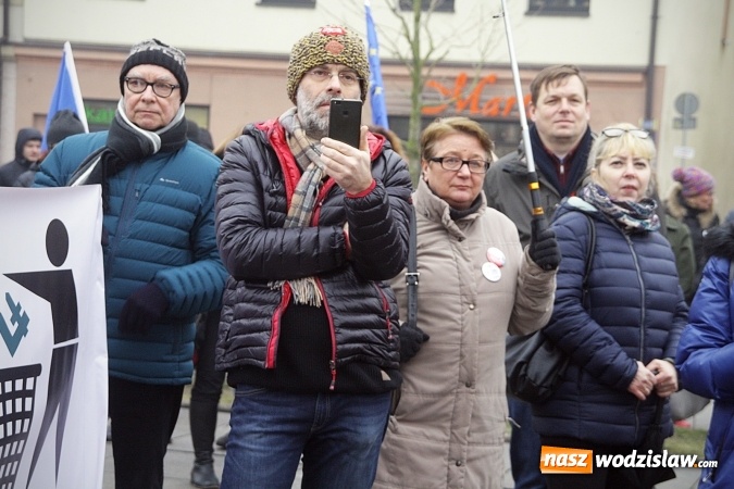Zdjęcie w galerii na portalu naszwodzislaw.com: Nacjonalizm to nie patriotyzm, czyli manifestacja w Wodzisławiu  wiadomości z regionu