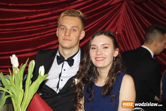 Zdjęcie w galerii na portalu naszwodzislaw.com: Bal na 102! Studniówka Zespołu Szkół Ekonomicznych – część druga wiadomości z regionu