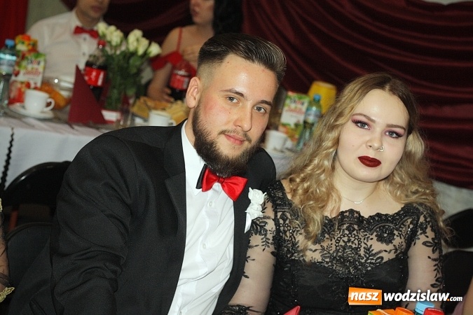 Zdjęcie w galerii na portalu naszwodzislaw.com: Bal na 102! Studniówka Zespołu Szkół Ekonomicznych – część druga wiadomości z regionu