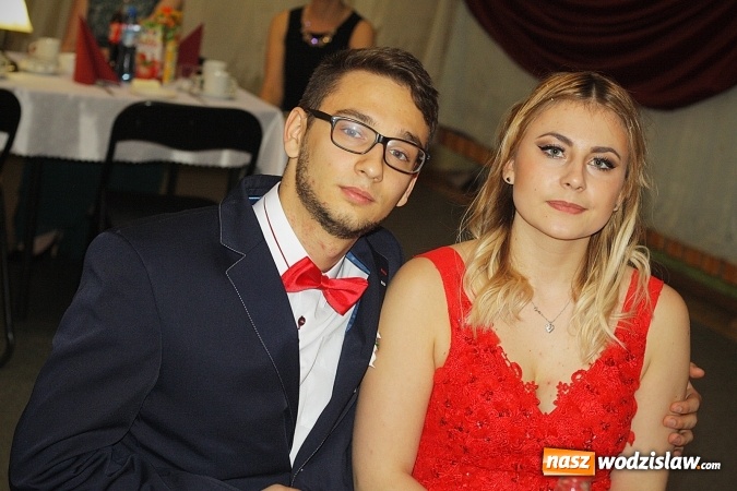 Zdjęcie w galerii na portalu naszwodzislaw.com: Bal na 102! Studniówka Zespołu Szkół Ekonomicznych – część druga wiadomości z regionu
