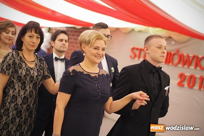 Zdjęcie w galerii na portalu naszwodzislaw.com: Bal na 102! Studniówka Zespołu Szkół Ekonomicznych – część druga wiadomości z regionu