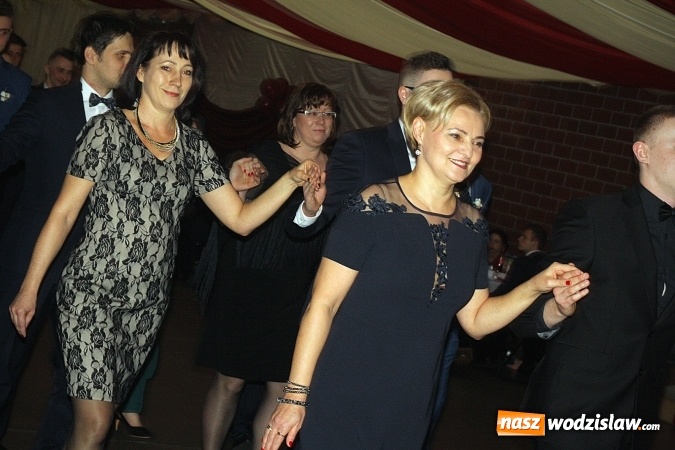 Zdjęcie w galerii na portalu naszwodzislaw.com: Bal na 102! Studniówka Zespołu Szkół Ekonomicznych – część druga wiadomości z regionu