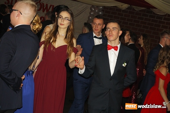 Zdjęcie w galerii na portalu naszwodzislaw.com: Bal na 102! Studniówka Zespołu Szkół Ekonomicznych – część druga wiadomości z regionu