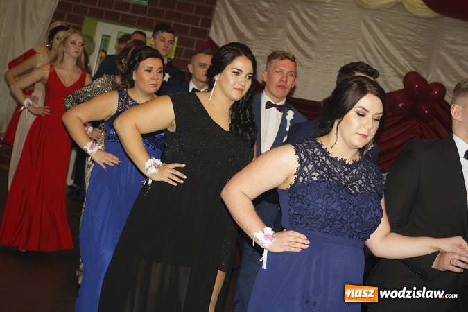 Zdjęcie w galerii na portalu naszwodzislaw.com: Bal na 102! Studniówka Zespołu Szkół Ekonomicznych – część druga wiadomości z regionu