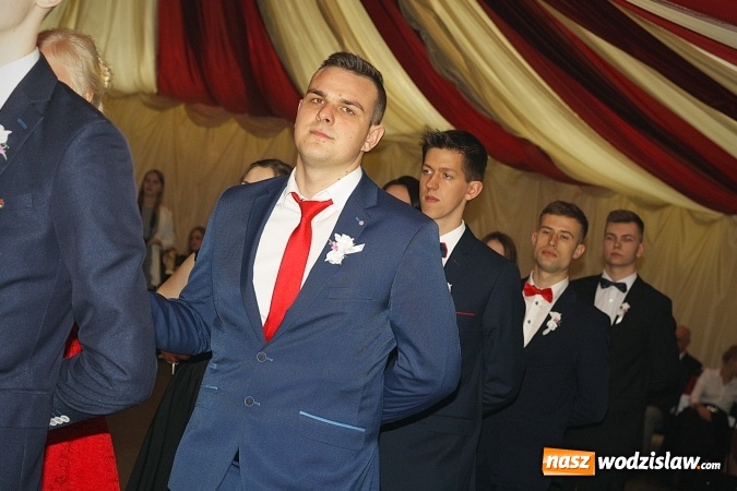 Zdjęcie w galerii na portalu naszwodzislaw.com: Bal na 102! Studniówka Zespołu Szkół Ekonomicznych – część druga wiadomości z regionu